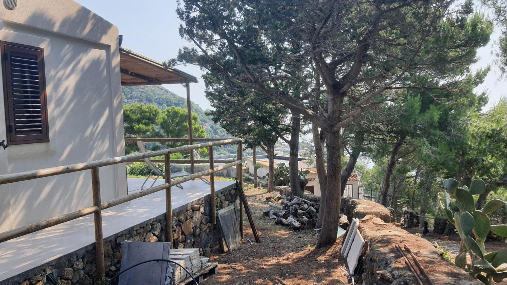 Sotto La Torre E Sopra Il Porticciolo Hotel Isola di Ustica Kültér fotó