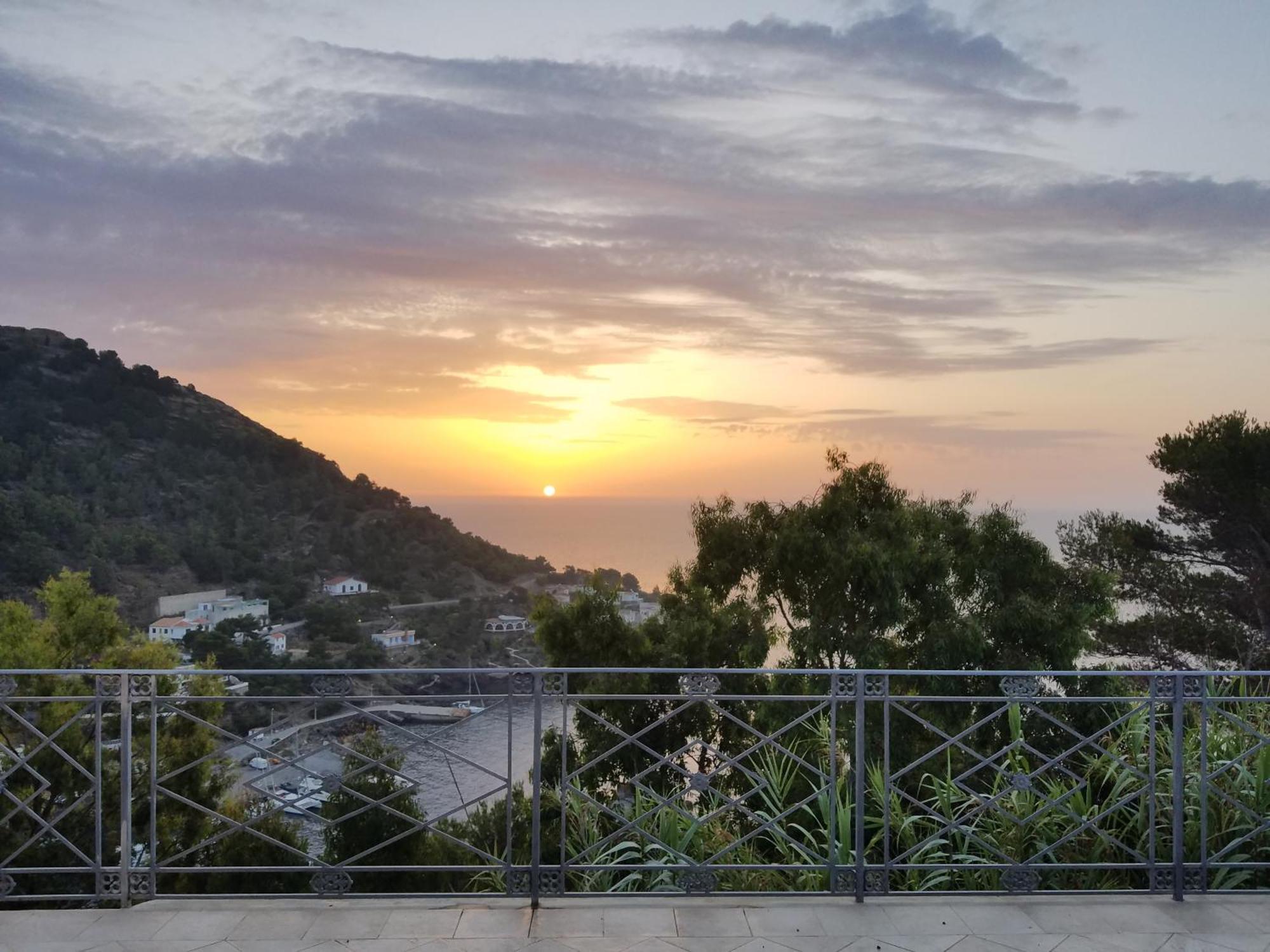 Sotto La Torre E Sopra Il Porticciolo Hotel Isola di Ustica Kültér fotó